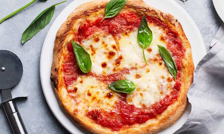 Pizza Sanatı: Taş Fırından Masanıza